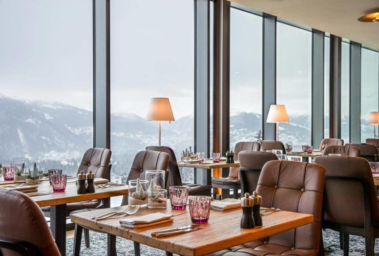 Гастрономическое открытие в швейцарском отеле Crans Ambassador: ресторан La Muña Restaurant Bar Lounge Hotel Crans Ambassador Switzerland Interior, фото