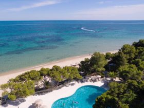 Forte Village: номинация «Лучший пляжный отель» Resort Forte Village Travel Time Awards Best Beach Hotel, фото