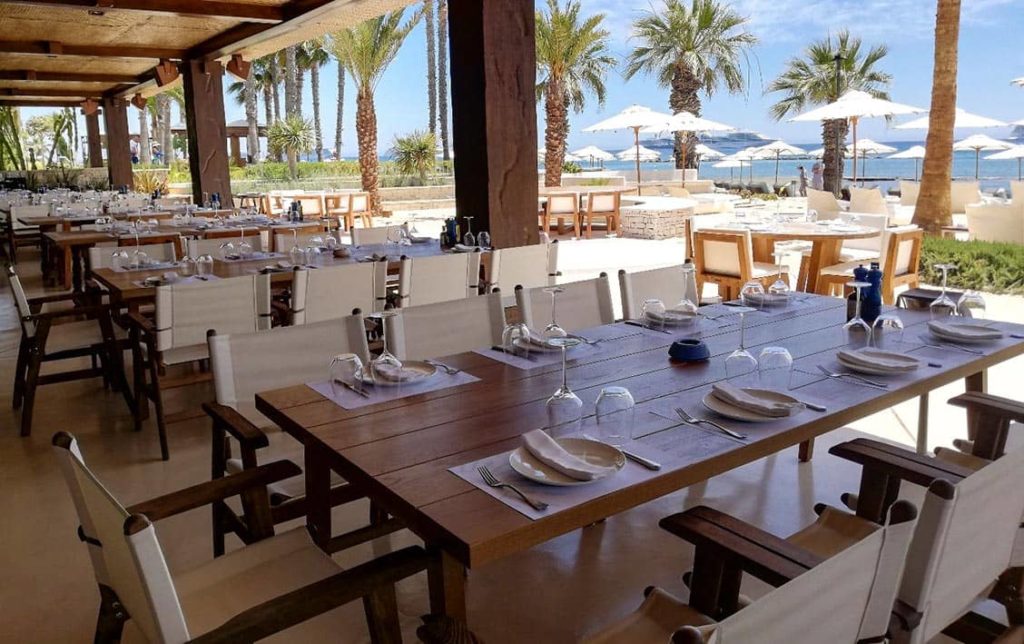 В Parklane, a Luxury Collection Resort & Spa, Limassol открылся новый ресторан Mathis by the Sea