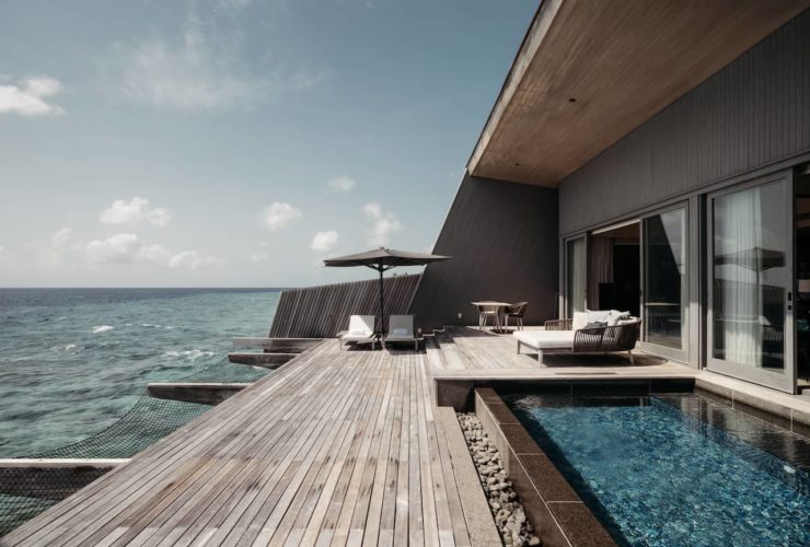 The St. Regis Maldives Vommuli Resort: номинация «Лучший семейный отель на Мальдивах» Номинант на премию Travel Time Awards The St. Regis Maldives Vommuli Resort, фото