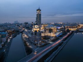 В сентябре 2025 года отель Swissôtel Krasnye Holmy Moscow отмечает своё 20-летие