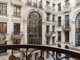 Романтика в самом центре Москвы: свадебная съёмка в отеле The St. Regis Moscow Nikolskaya