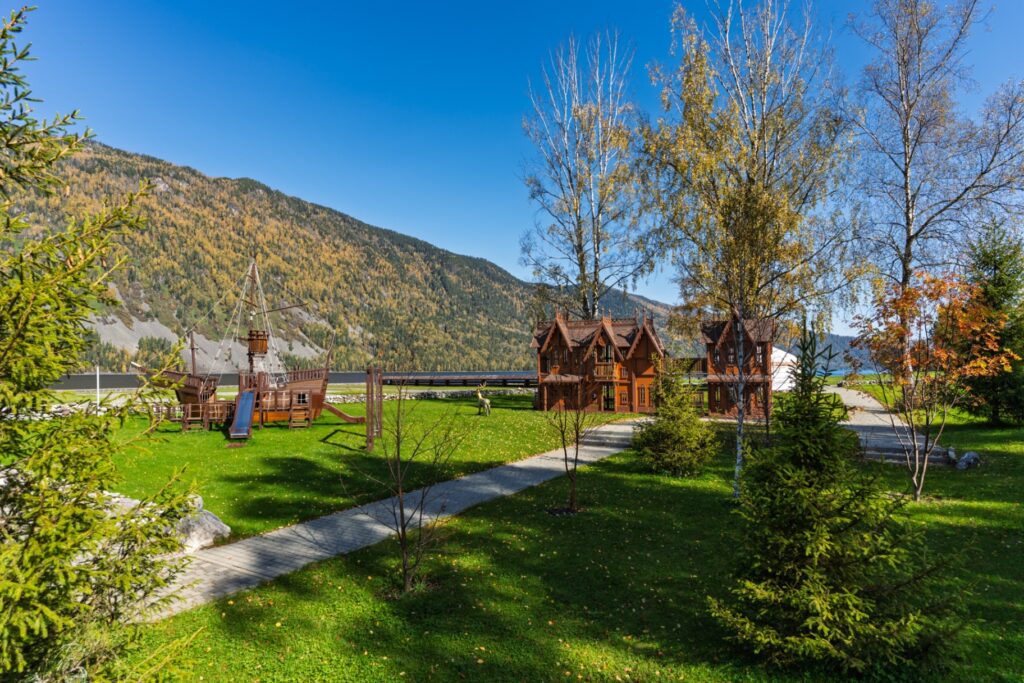 Altay Village Teletskoe: номинация «Лучший российский семейный отель» 